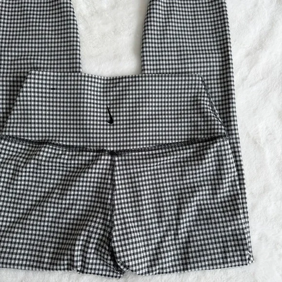 Nike Gingham Leggings Dri Fit Black White Size Medium - Picture 2 of 7